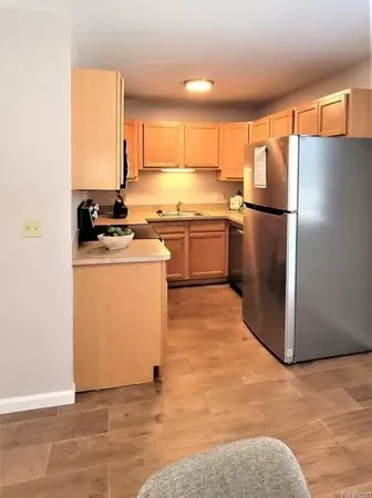 $1,550 | 2445 Torquay Avenue, Unit 211, Royal Oak, MI 48073