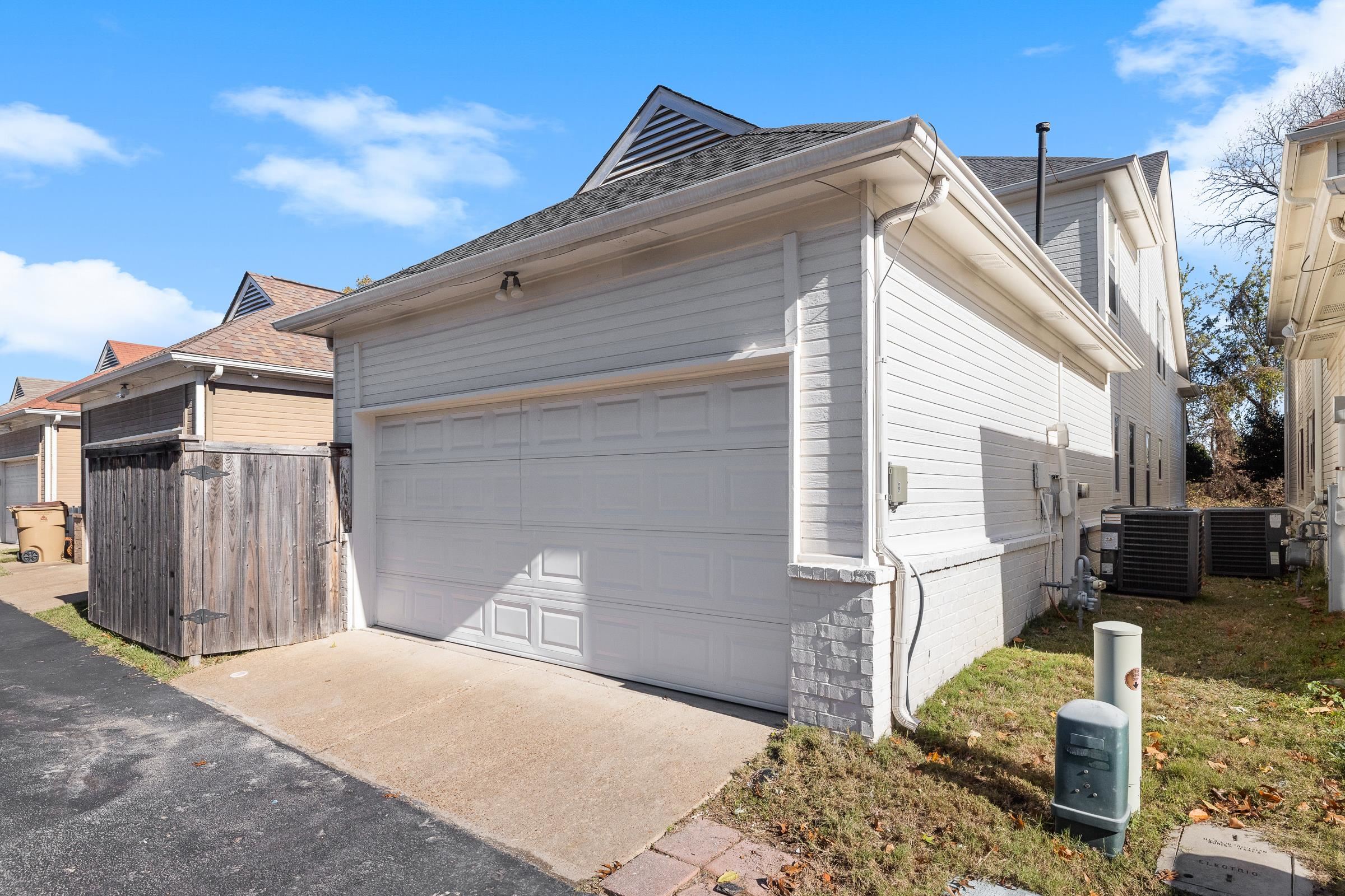 1323 Island Ridge Drive Memphis, TN 38103 - Photo 28 of 29 a view of a house with a backyard