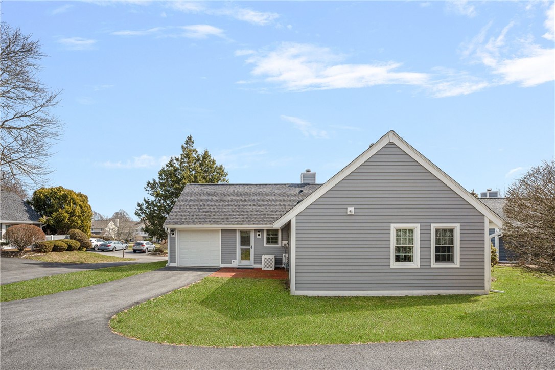 318 Corey Lane, Unit 318 Middletown, RI 02842 - Photo 28 of 31