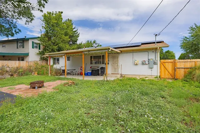 $289,500 | 3940 Hollybrook Lane, Pueblo, CO 81005