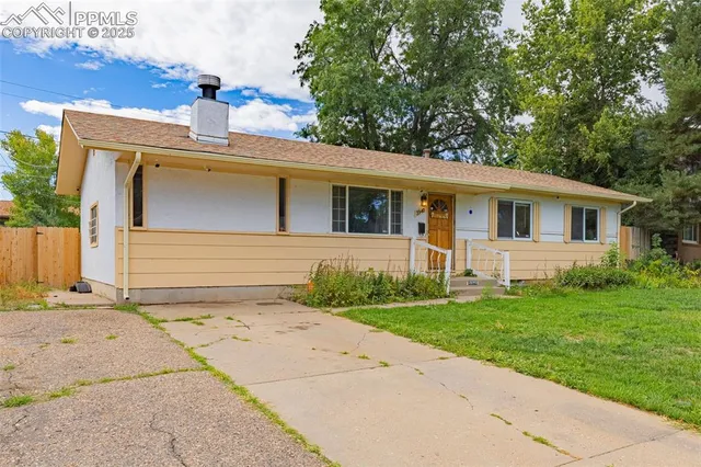 $289,500 | 3940 Hollybrook Lane, Pueblo, CO 81005