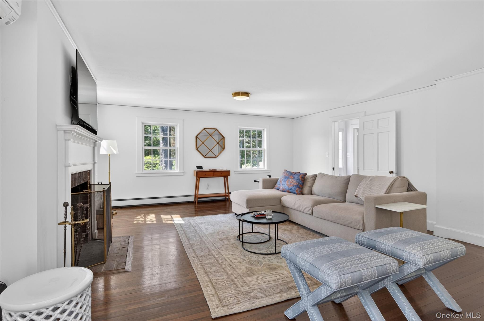 490 Duck Pond Road Locust Valley, NY 11560 - Photo 6 of 24 Gallery Image 6