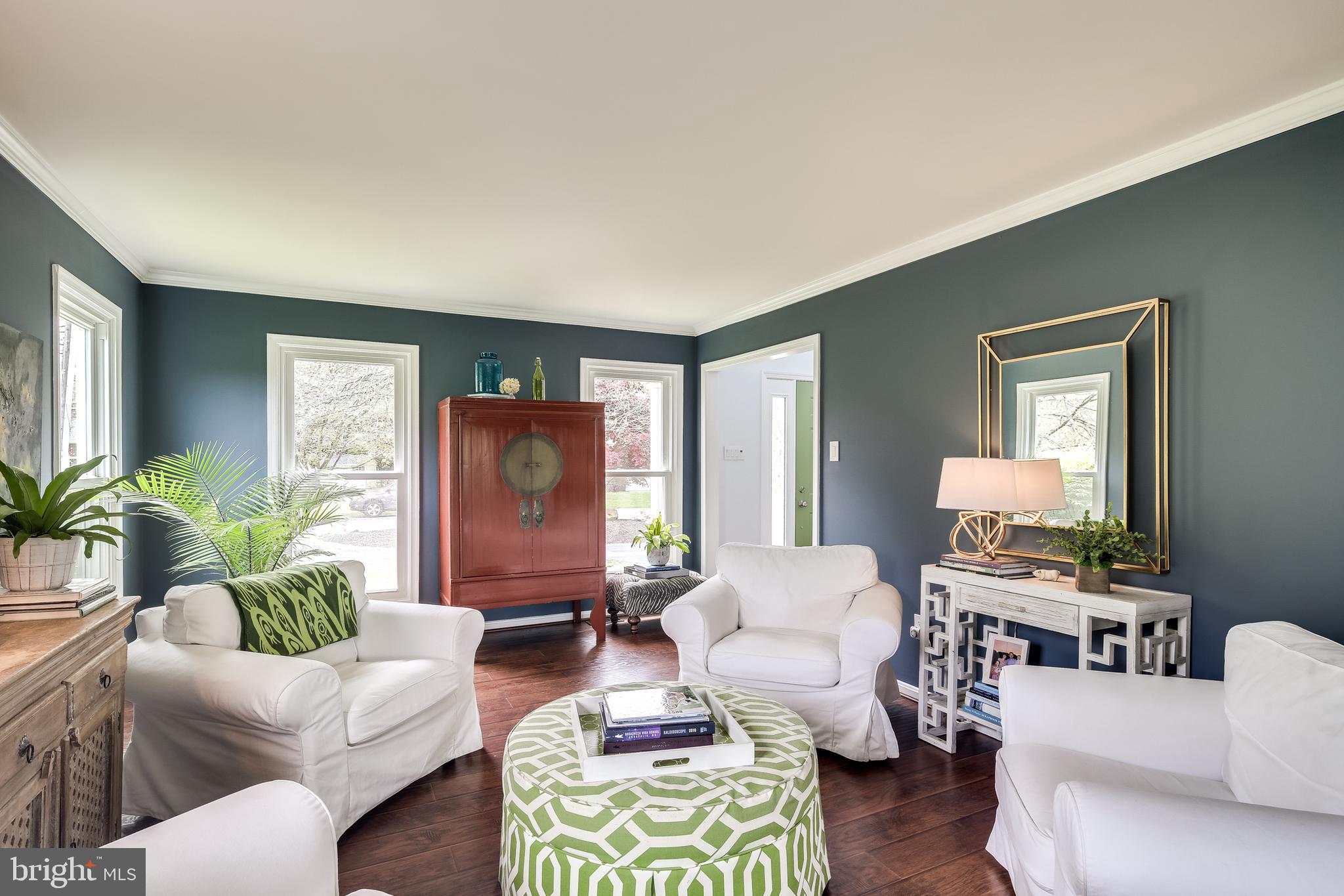 1847 Cherry Road Annapolis, MD 21409 - Photo 4 of 36 Living Room