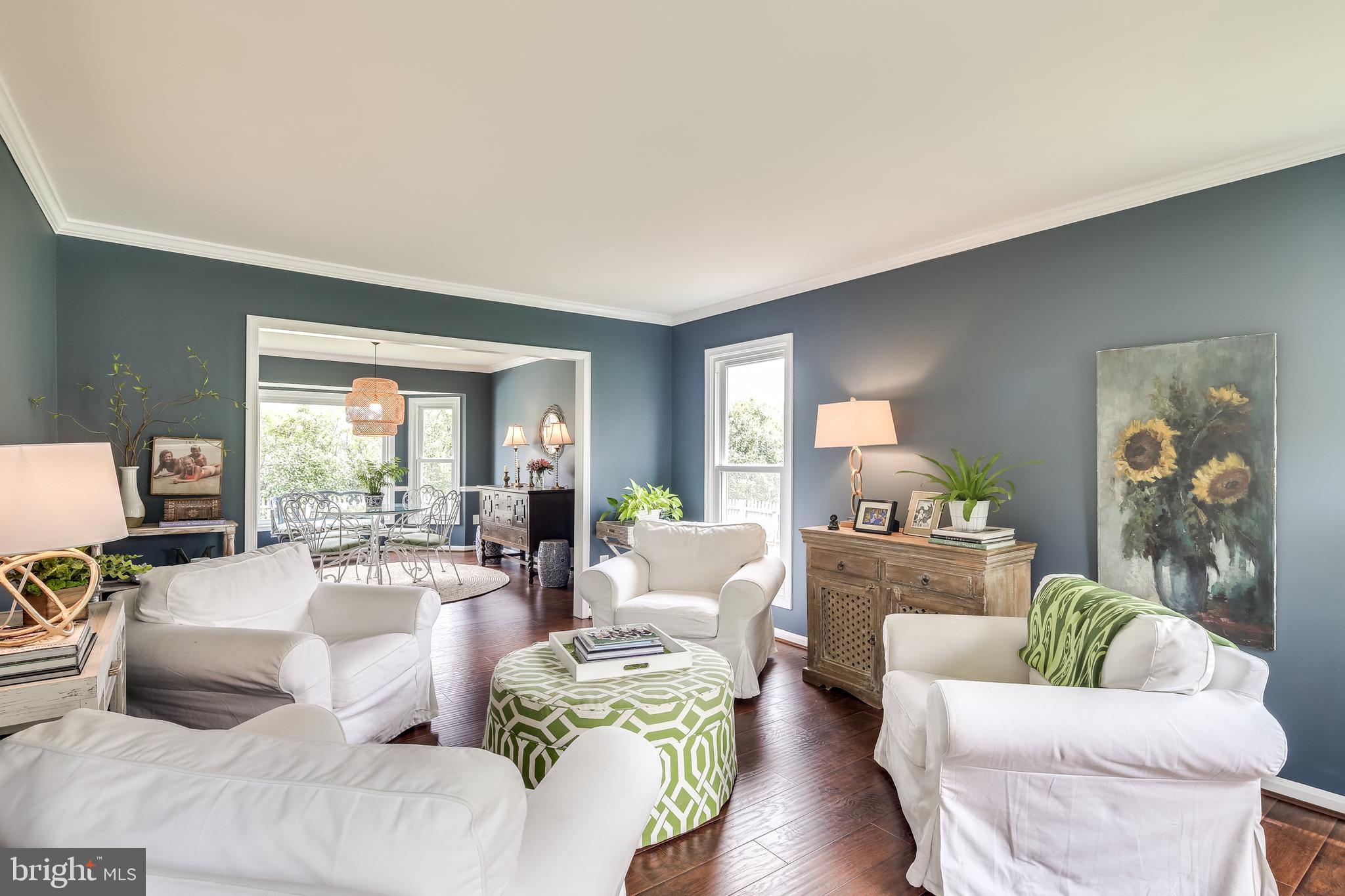1847 Cherry Road Annapolis, MD 21409 - Photo 5 of 36 Living Room