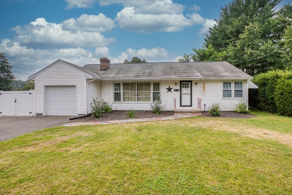 186 Harwich Road West Springfield, MA 01089 - Photo 1 of 27 Gallery Image 1