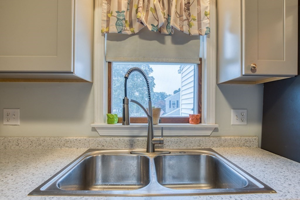 186 Harwich Road West Springfield, MA 01089 - Photo 12 of 27 Gallery Image 12
