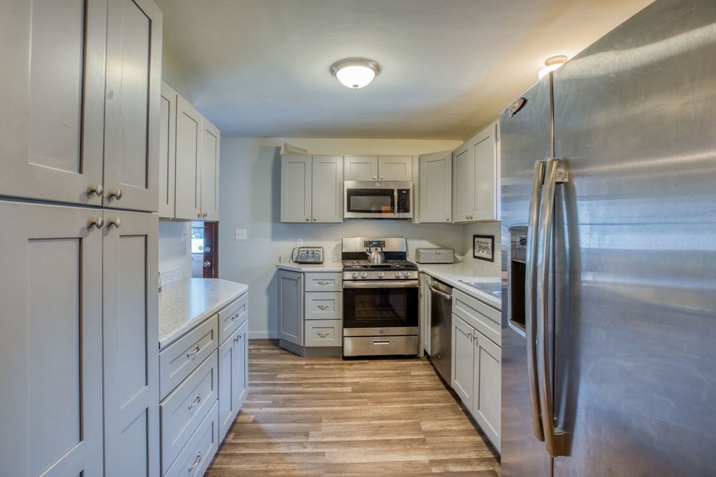 186 Harwich Road West Springfield, MA 01089 - Photo 13 of 27 Gallery Image 13