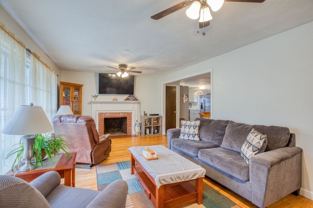 186 Harwich Road West Springfield, MA 01089 - Photo 16 of 27 Gallery Image 16