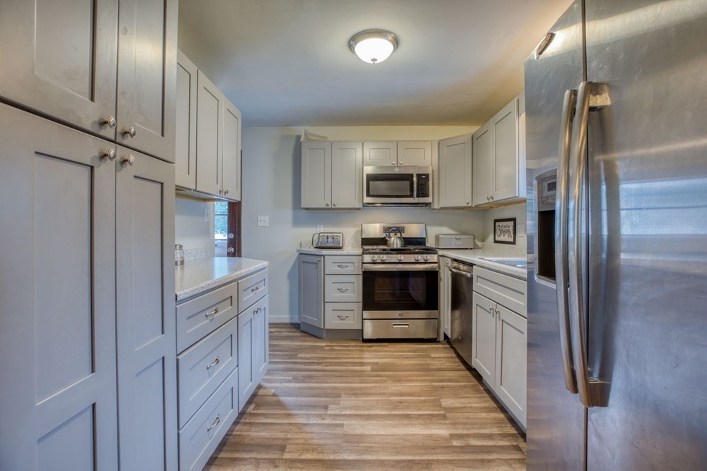 186 Harwich Road West Springfield, MA 01089 - Photo 9 of 27 Gallery Image 9