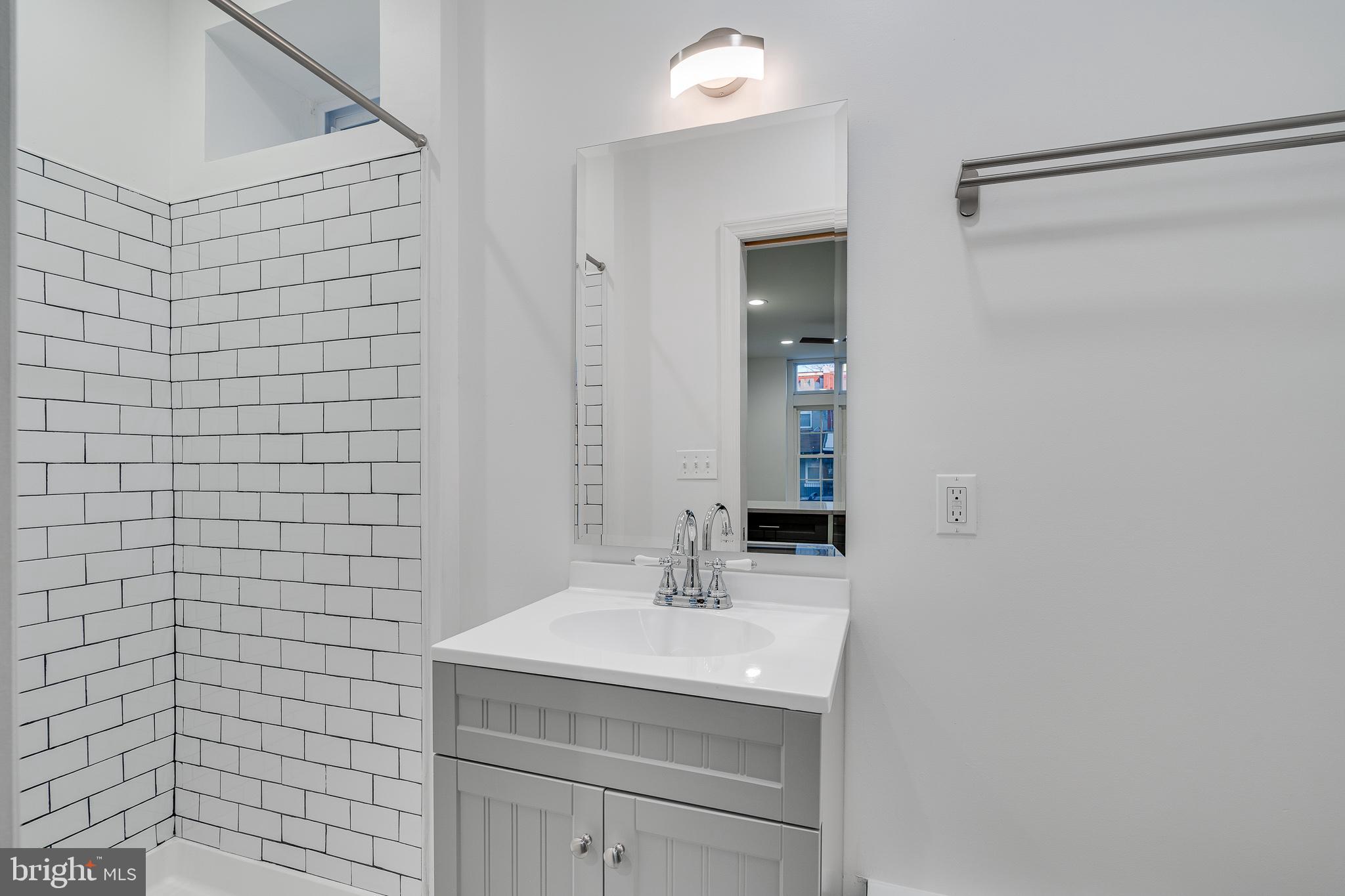 4216 Westminster Avenue Philadelphia, PA 19104 - Photo 8 of 27 Unit 1 Bathroom