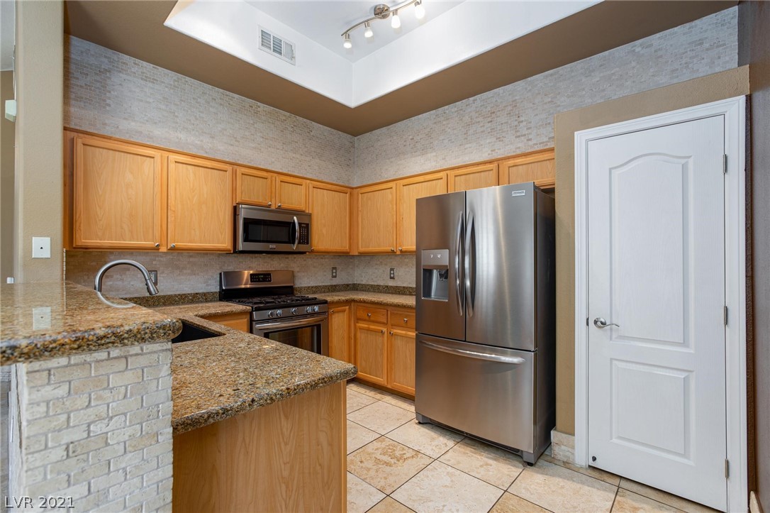 3545 Cactus Shadow Street, Unit 203 Las Vegas, NV 89129 - Photo 9 of 48