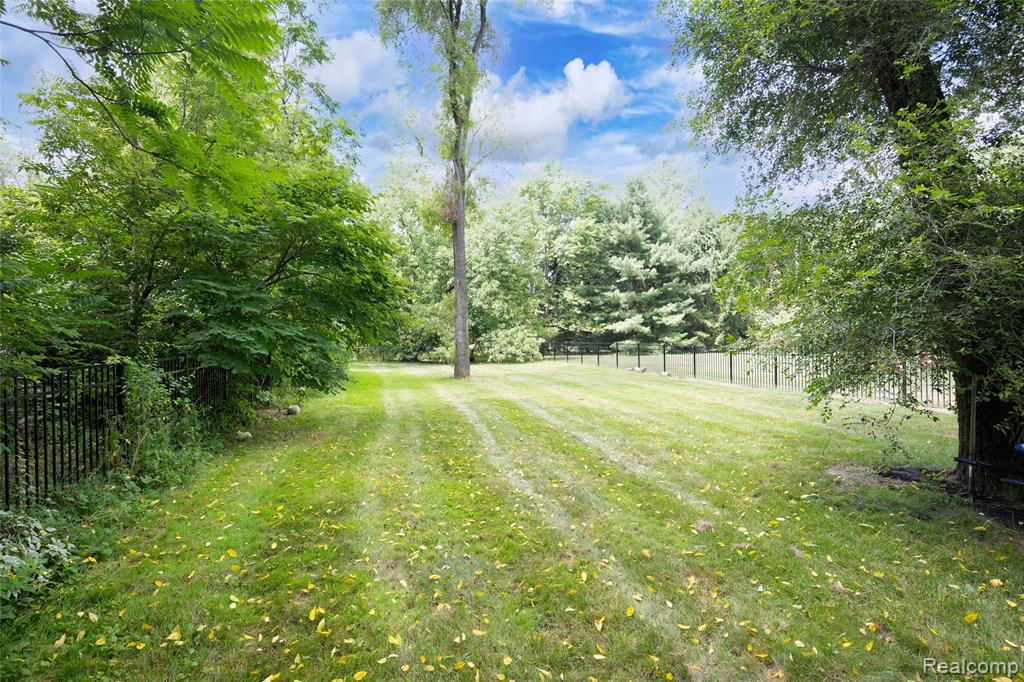 32875 Wing Lake Road Franklin, MI 48025 - Photo 23 of 30 Gallery Image 23