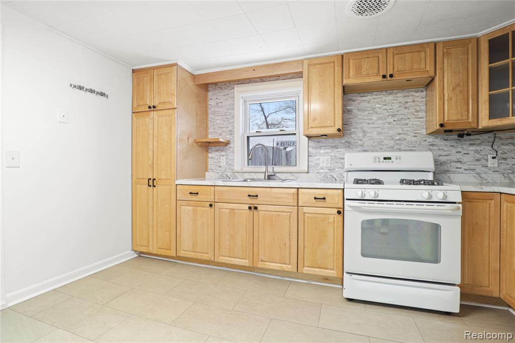 4390 East Mt Morris Road Mount Morris, MI 48458 - Photo 9 of 75 Gallery Image 9