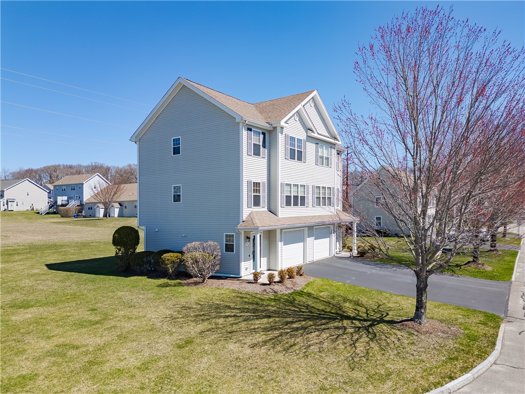 27 Streamview Drive Cumberland, RI 02864 - Photo 3 of 45