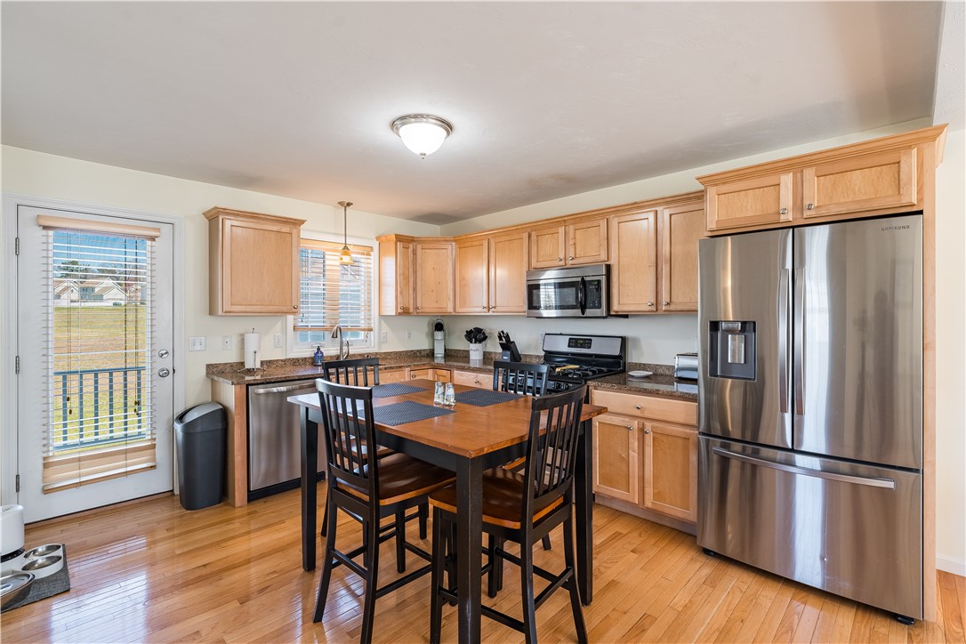 27 Streamview Drive Cumberland, RI 02864 - Photo 4 of 45