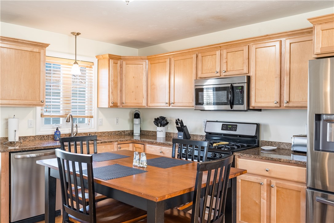 27 Streamview Drive Cumberland, RI 02864 - Photo 5 of 45