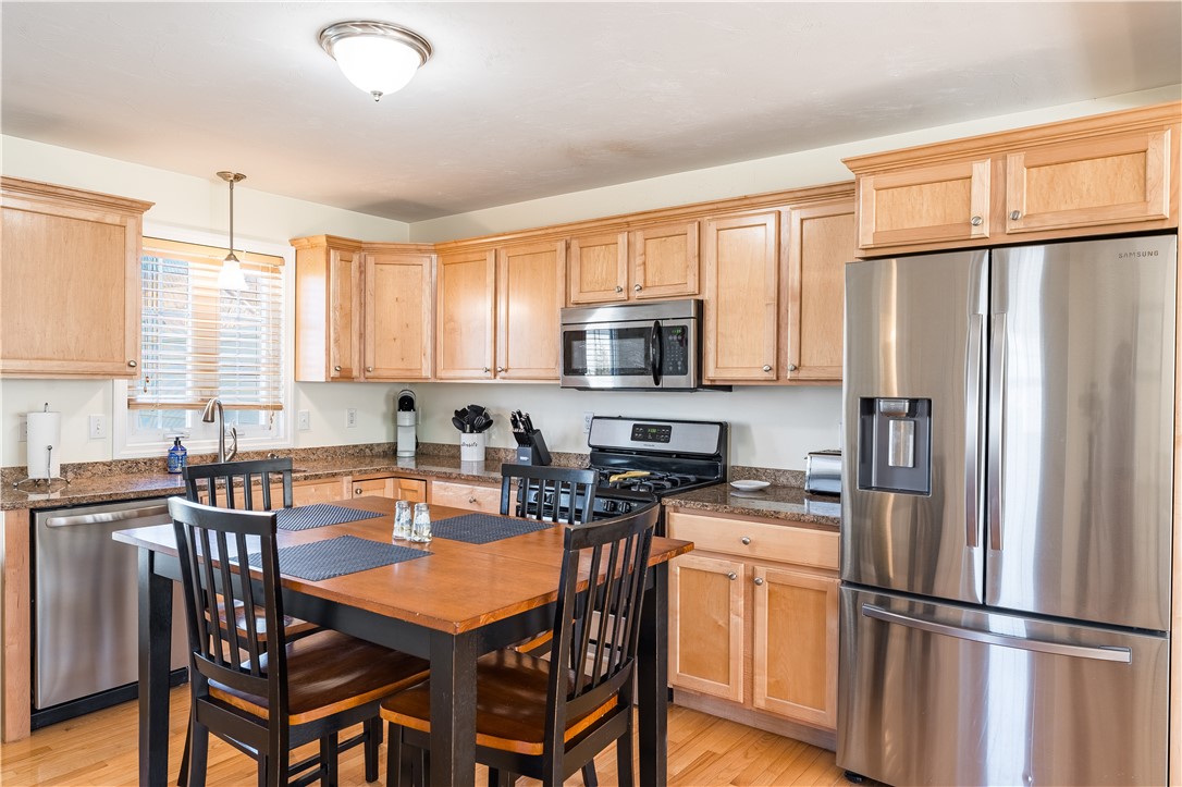 27 Streamview Drive Cumberland, RI 02864 - Photo 6 of 45