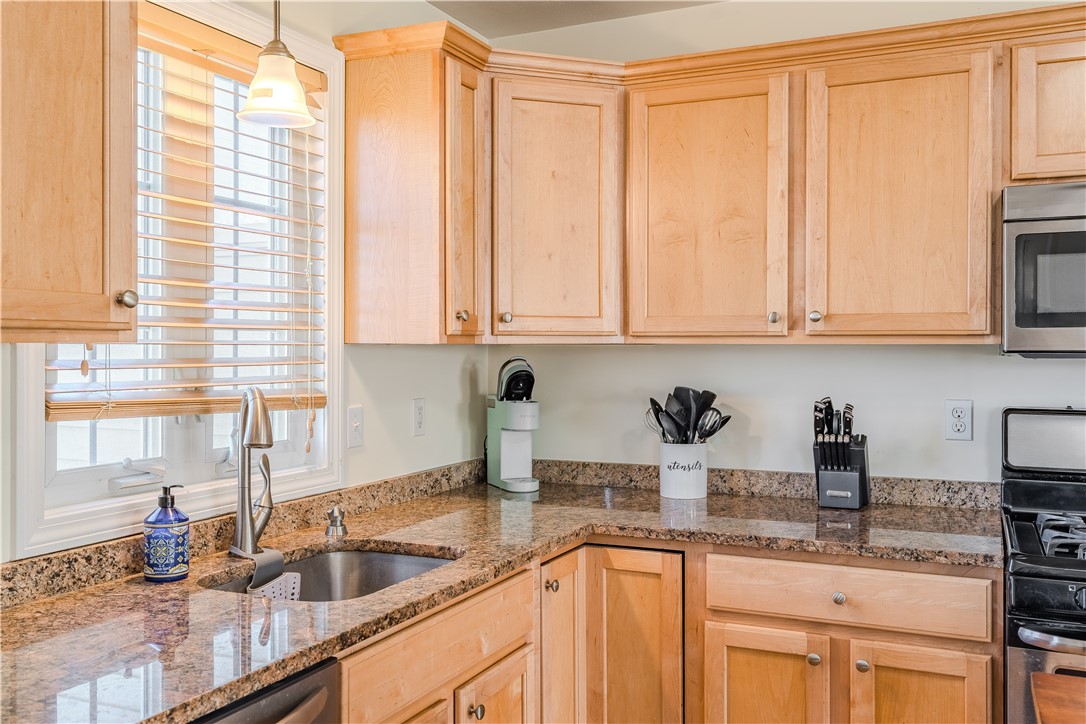 27 Streamview Drive Cumberland, RI 02864 - Photo 7 of 45