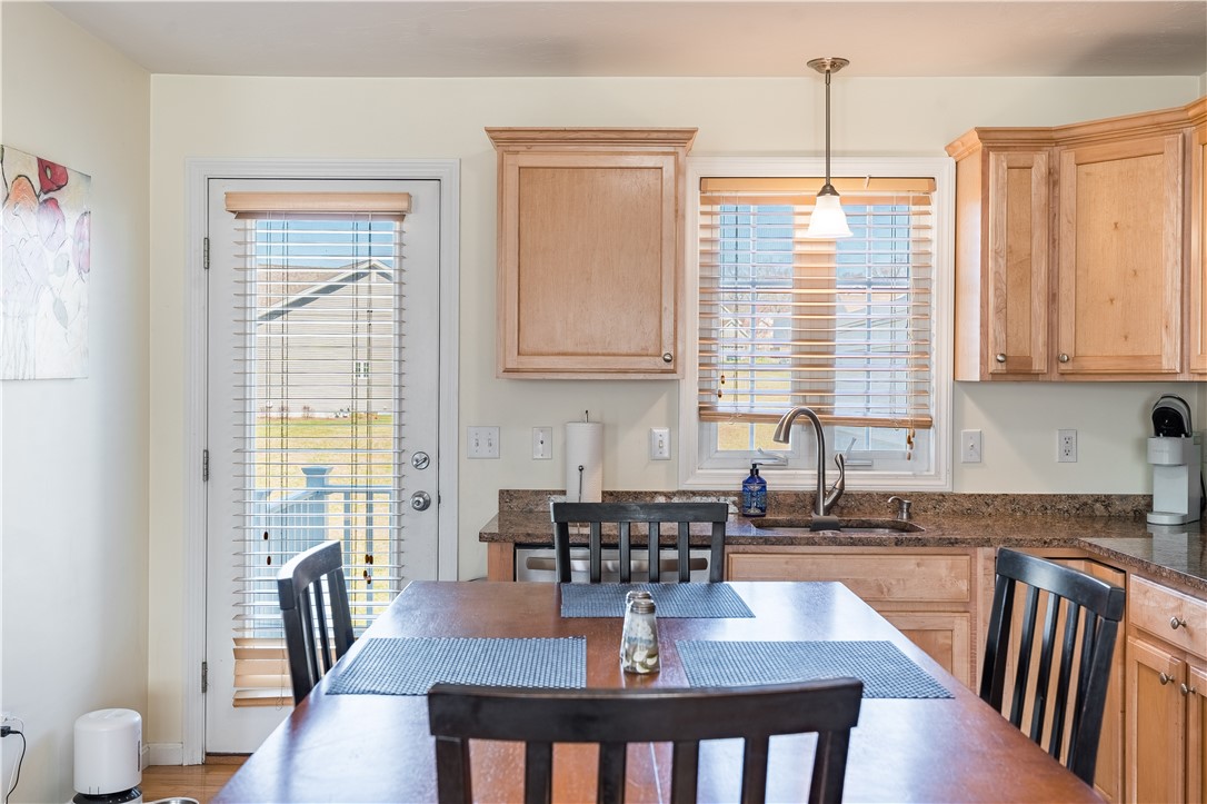 27 Streamview Drive Cumberland, RI 02864 - Photo 9 of 45