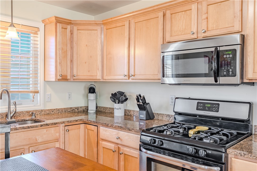 27 Streamview Drive Cumberland, RI 02864 - Photo 10 of 45