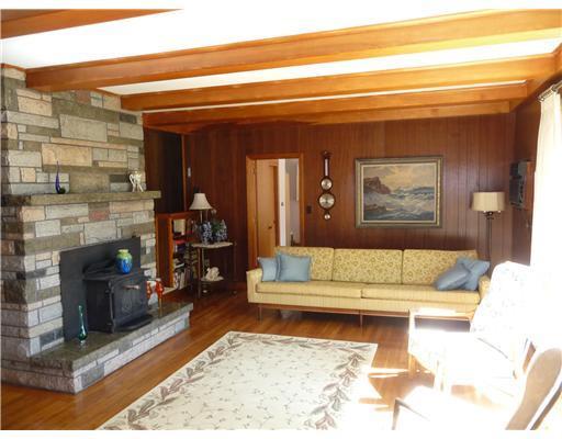 21 Mt Hope Road Sanford, ME 04073 - Photo 2 of 14 Living Room.