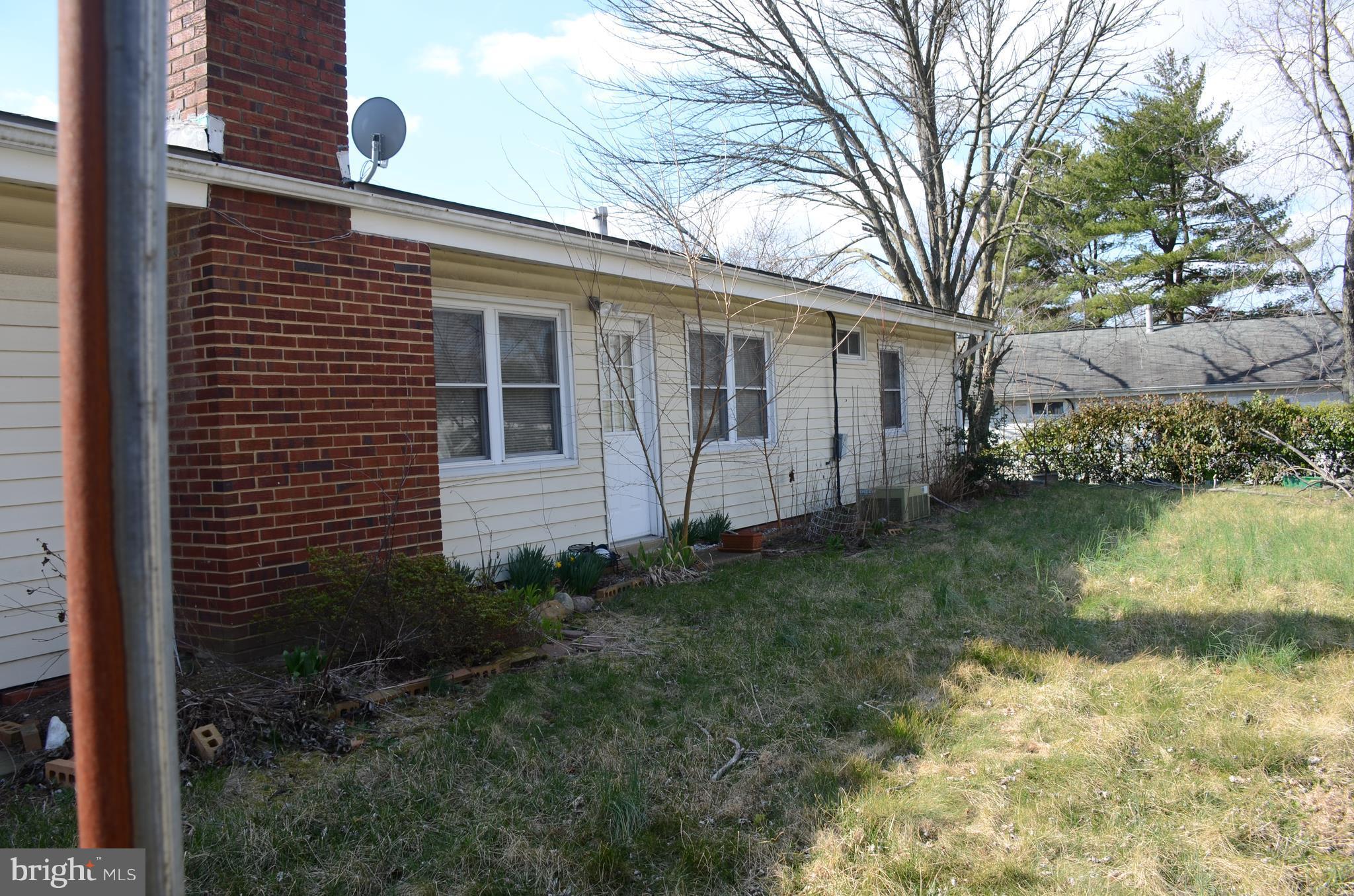 6618 Custer Street Springfield, VA 22150 - Photo 6 of 11 back yard