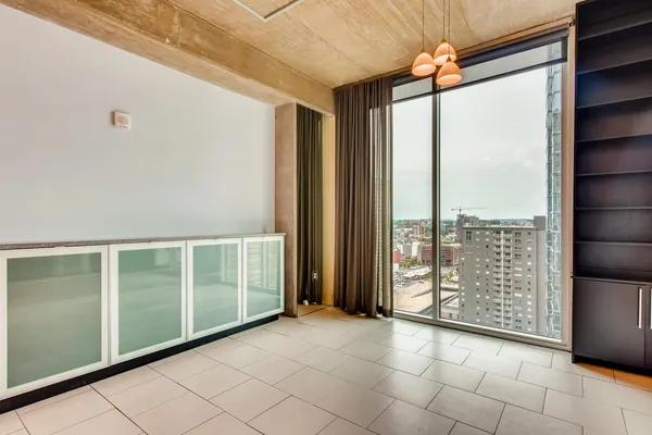 $2,100 | 415 Church Street, Unit 2106, Nashville, TN 37219