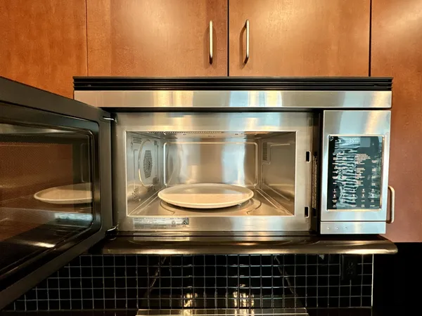 $2,100 | 415 Church Street, Unit 2106, Nashville, TN 37219