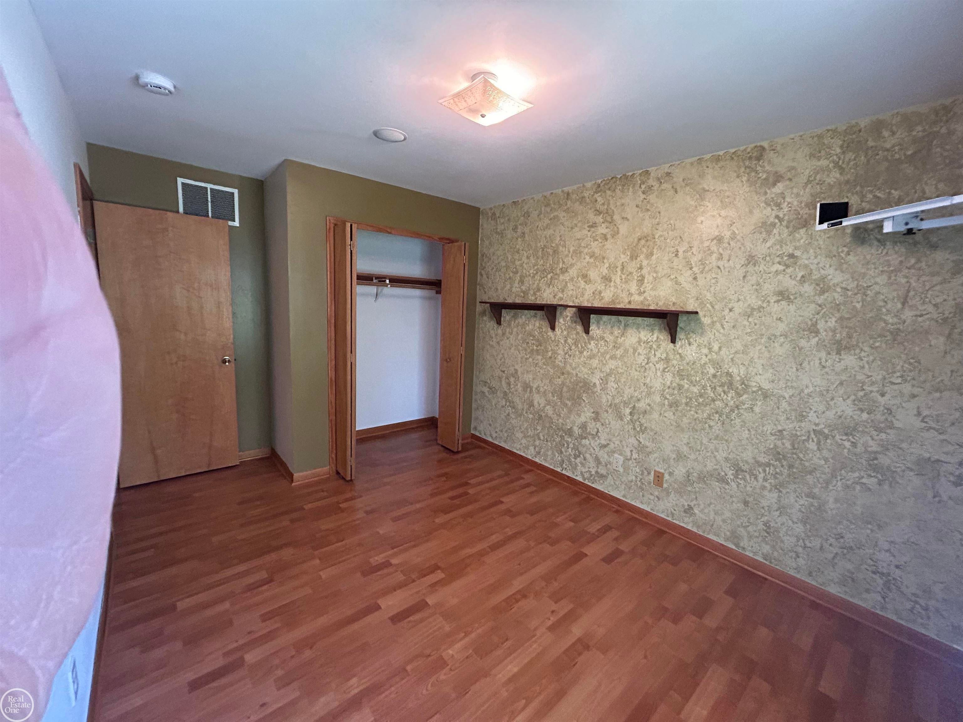 3255 Hessel Avenue Rochester Hills, MI 48307 - Photo 14 of 30 Gallery Image 14