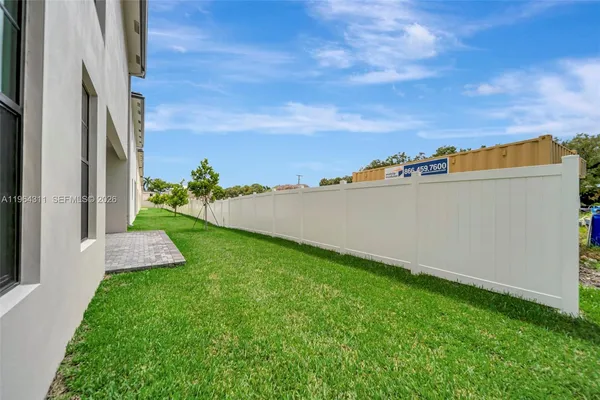 $7,000 | 1454 Southwest 23rd Street, Fort Lauderdale, FL 33315