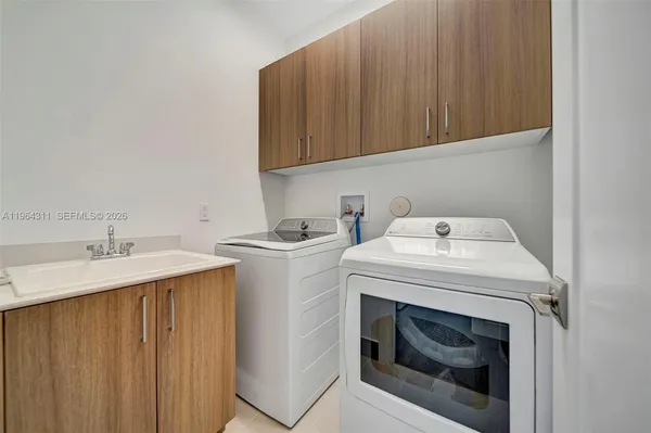 $7,000 | 1454 Southwest 23rd Street, Fort Lauderdale, FL 33315