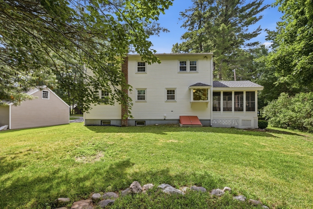 12 Hemlock Road Westford, MA 01886 - Photo 31 of 37