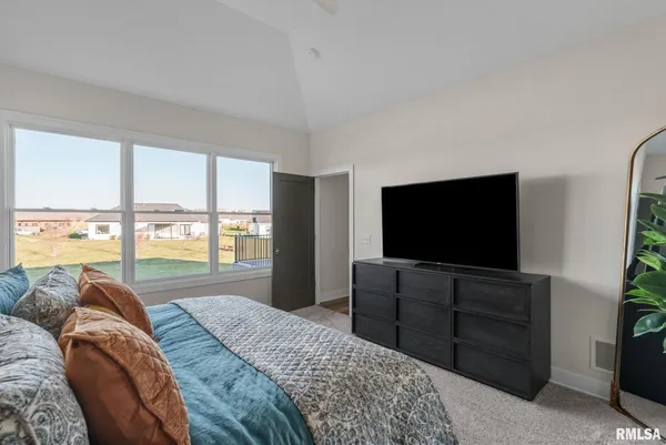 $744,923 | 5167 Lakeside Court, Bettendorf, IA 52722