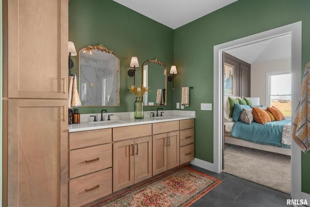 $744,923 | 5167 Lakeside Court, Bettendorf, IA 52722