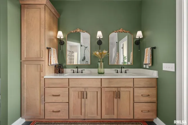 $744,923 | 5167 Lakeside Court, Bettendorf, IA 52722