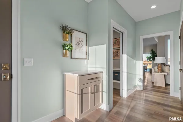 $744,923 | 5167 Lakeside Court, Bettendorf, IA 52722