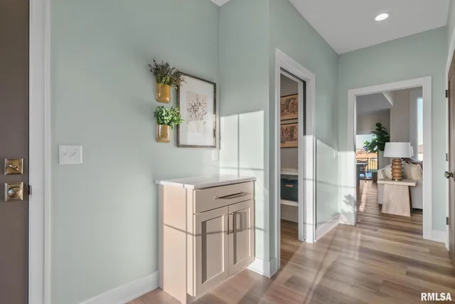 $744,923 | 5167 Lakeside Court, Bettendorf, IA 52722