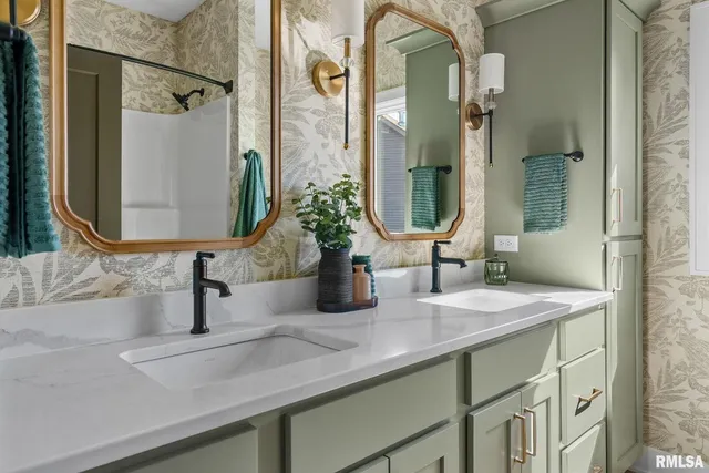 $744,923 | 5167 Lakeside Court, Bettendorf, IA 52722