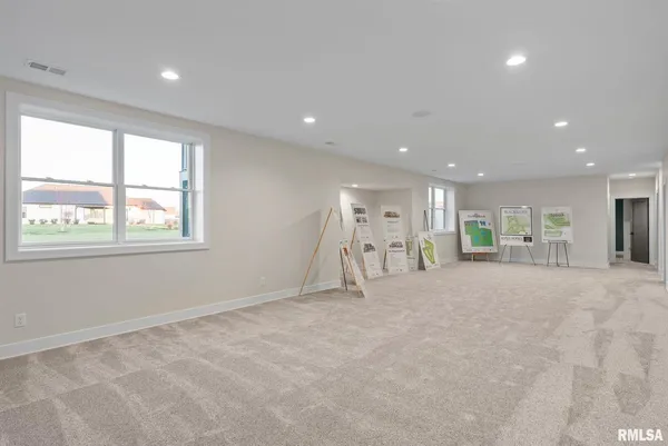 $744,923 | 5167 Lakeside Court, Bettendorf, IA 52722