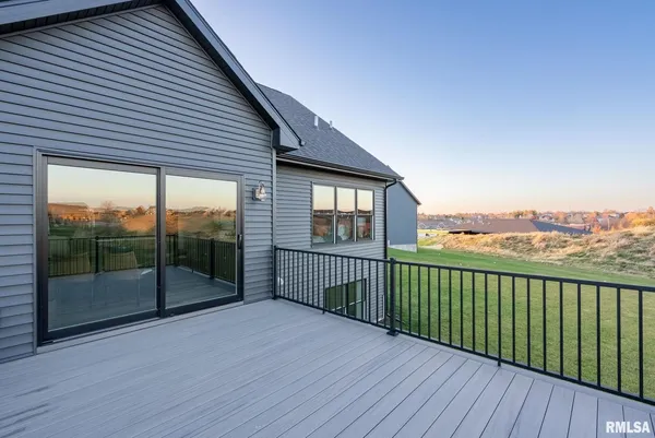 $744,923 | 5167 Lakeside Court, Bettendorf, IA 52722