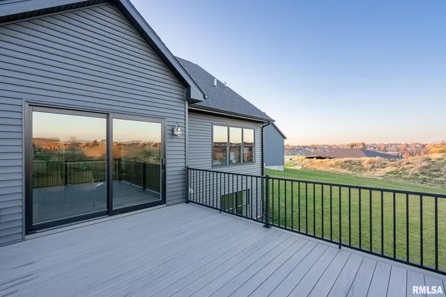 $744,923 | 5167 Lakeside Court, Bettendorf, IA 52722