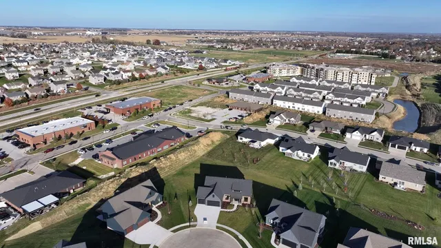 $744,923 | 5167 Lakeside Court, Bettendorf, IA 52722