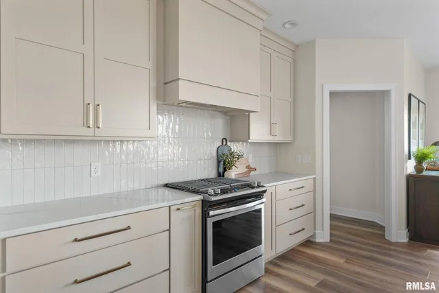 $744,923 | 5167 Lakeside Court, Bettendorf, IA 52722