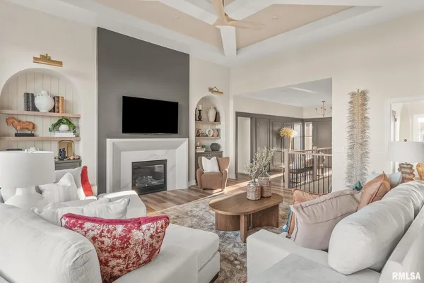 $744,923 | 5167 Lakeside Court, Bettendorf, IA 52722