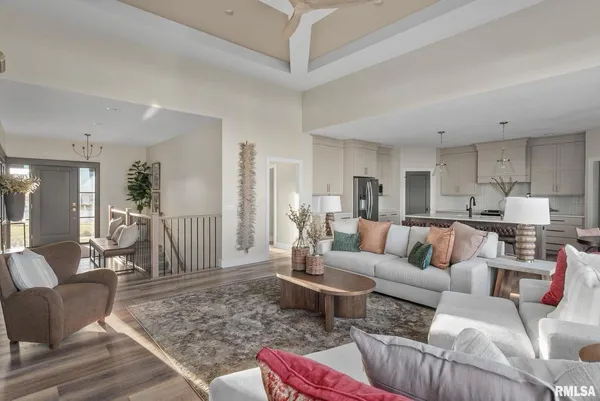 $744,923 | 5167 Lakeside Court, Bettendorf, IA 52722