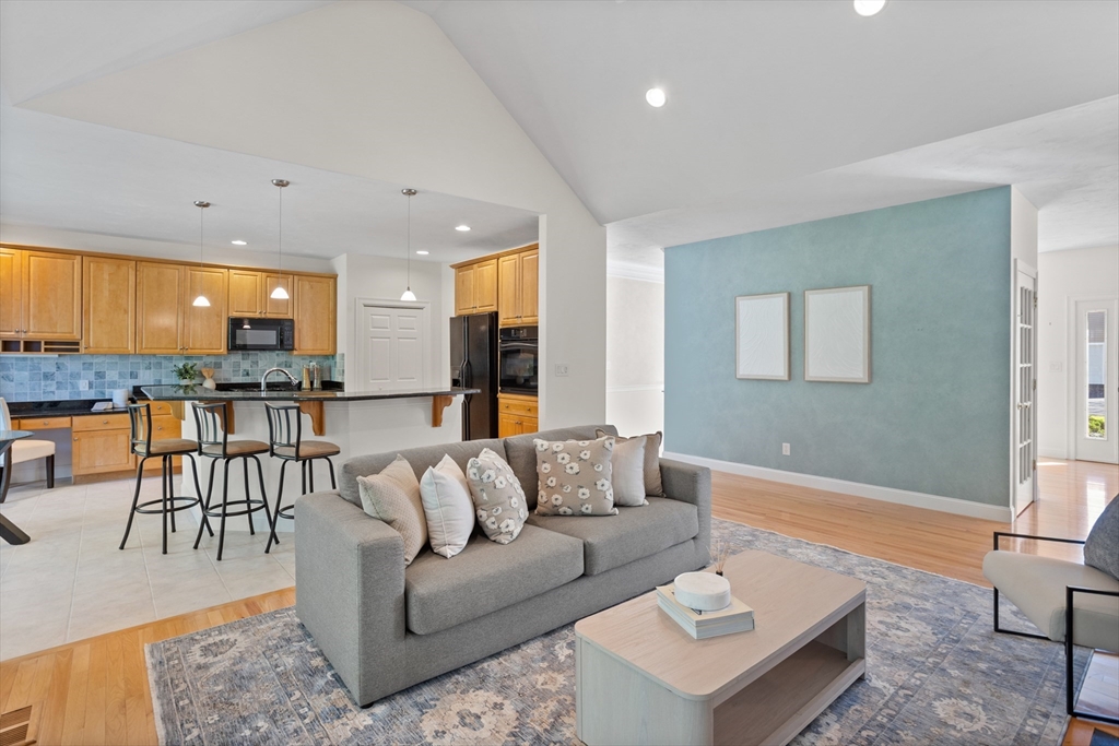 15 Stone Ridge Road, Unit 15 Westford, MA 01886 - Photo 9 of 42 Gallery Image 9