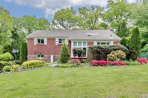 $670,000 | 34 East Allison Avenue, Pearl River, NY 10965