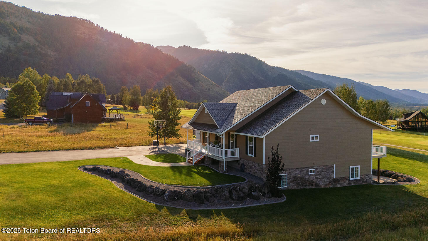 332 Alpine Way Star Valley Ranch, WY 83127 - Photo 6 of 47 Izatt home a1062