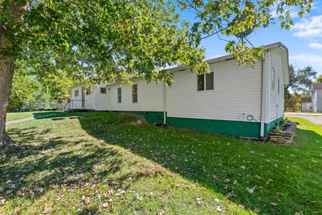 $159,900 | 2342 East Montgomery Road, Hillsdale, MI 49242