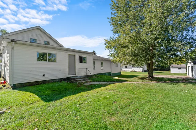 $159,900 | 2342 East Montgomery Road, Hillsdale, MI 49242